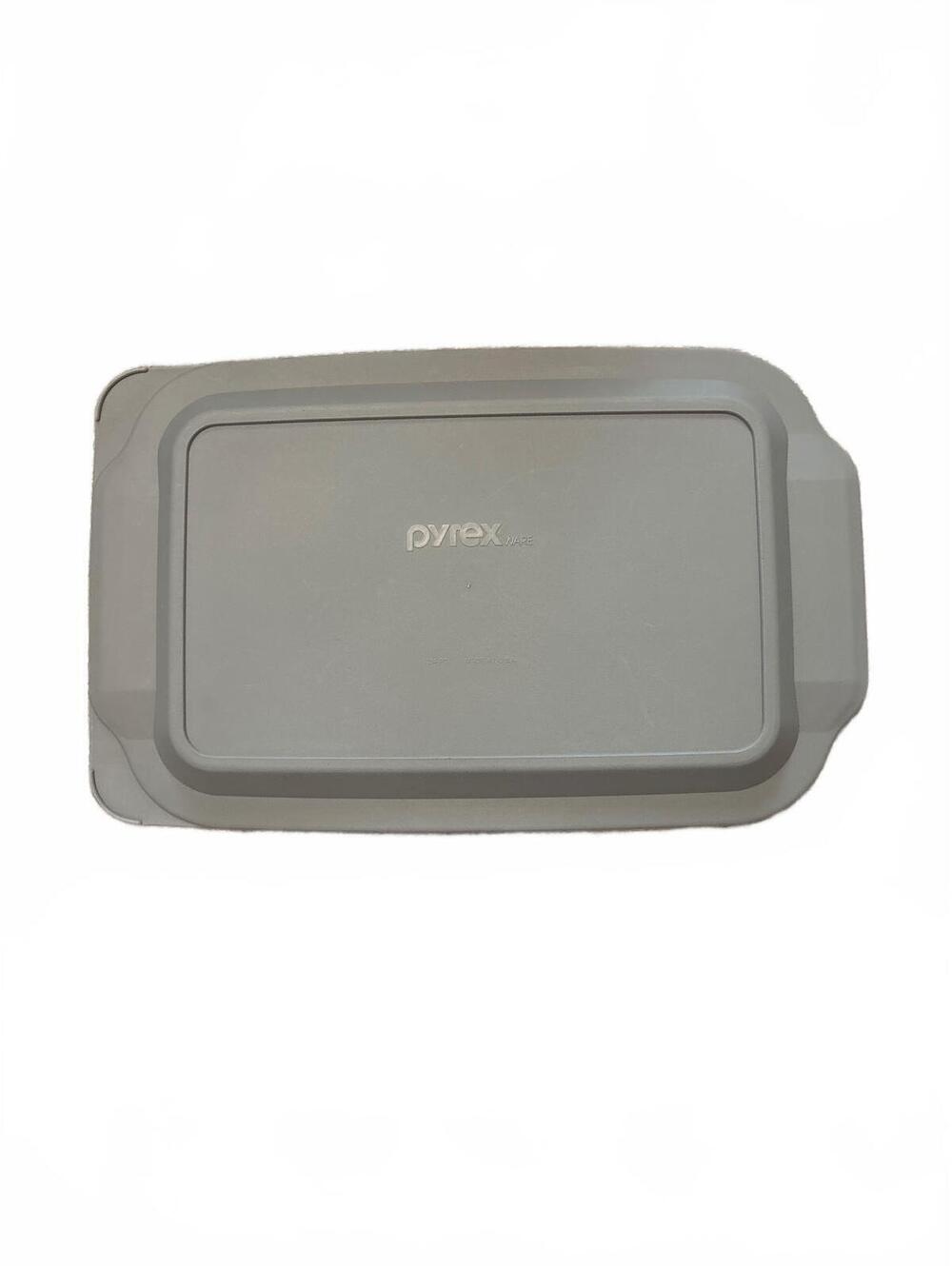 Pyrex 234-PC Gray Plastic Replacement Lid Only for 4-Quart Rectangular Dish